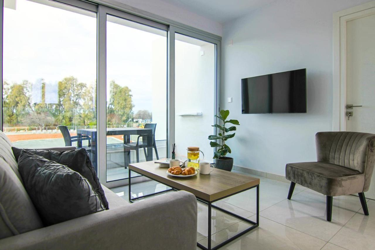 Phaedrus Living - Seaside Executive Flat Harbour 205 Apartment Paphos Exterior photo